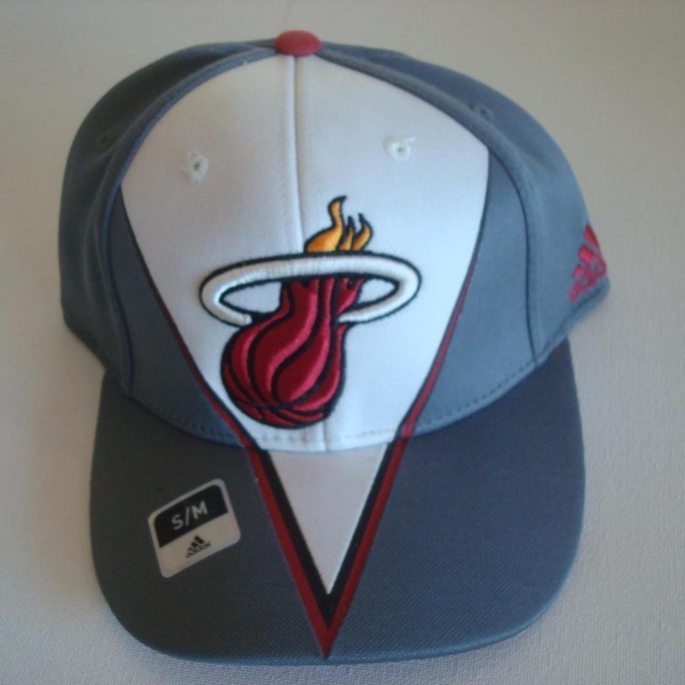 MIAMI HEAT ADIDAS SM/MED VINTAGE HAT CAP 00S‎ B1